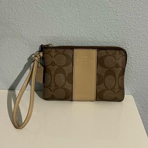 Coach Corner Zip Wristlet